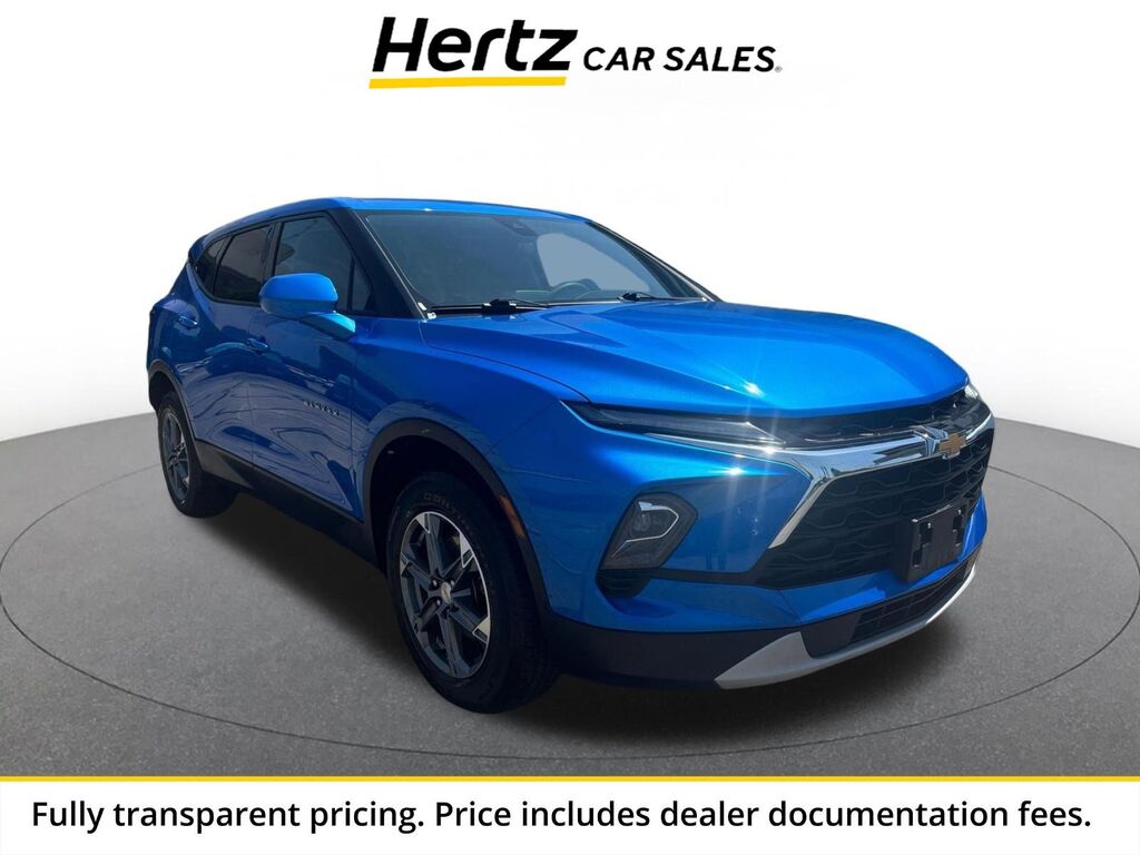 2025 Chevrolet Blazer LT — photo 1 of 13