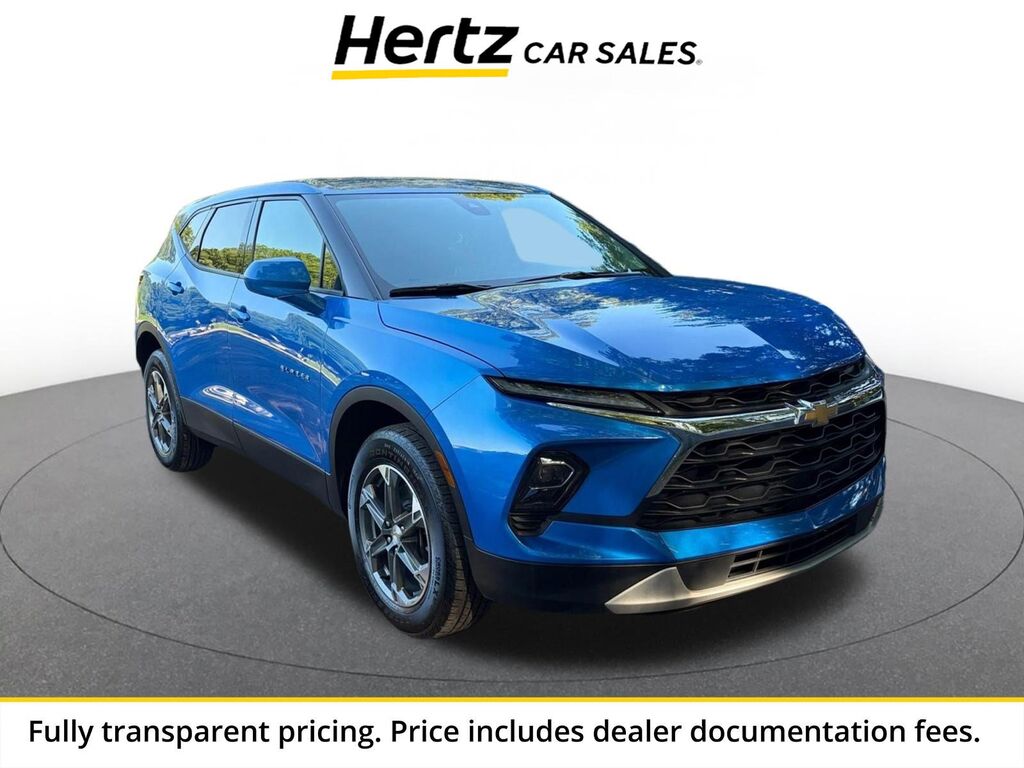 2025 Chevrolet Blazer LT — photo 1 of 13