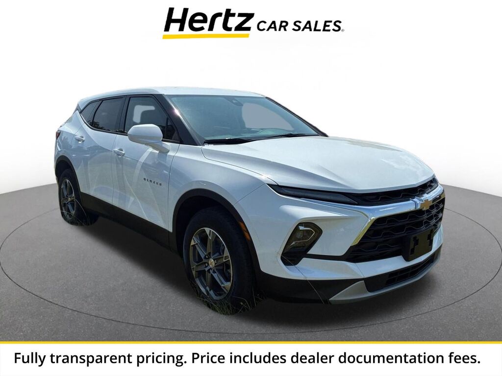2025 Chevrolet Blazer LT — photo 1 of 13