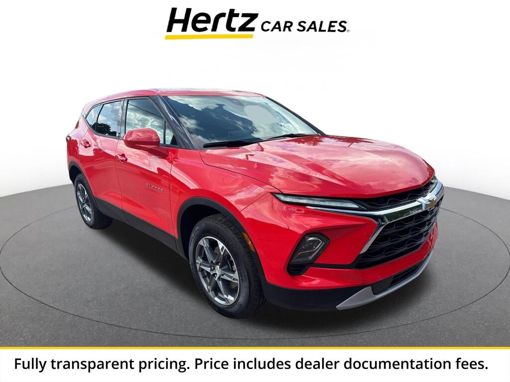 2025 Chevrolet Blazer LT — photo 1 of 13