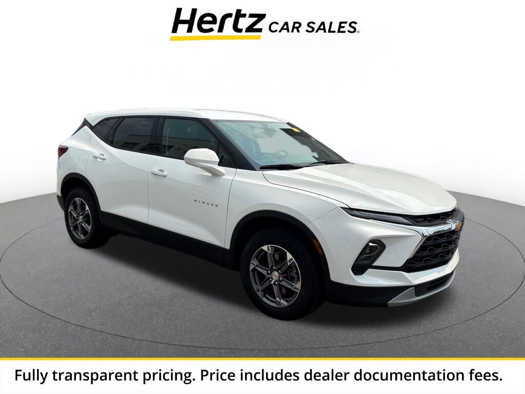 2025 Chevrolet Blazer LT — photo 1 of 13
