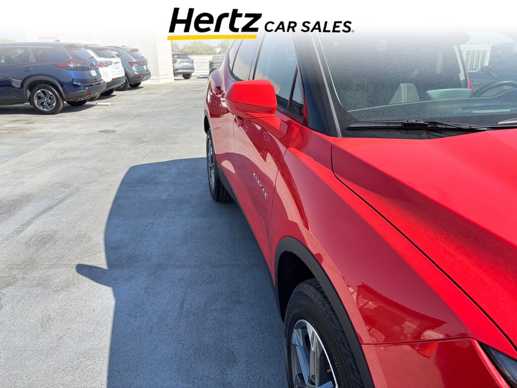 2025 Chevrolet Blazer LT — photo 1 of 11