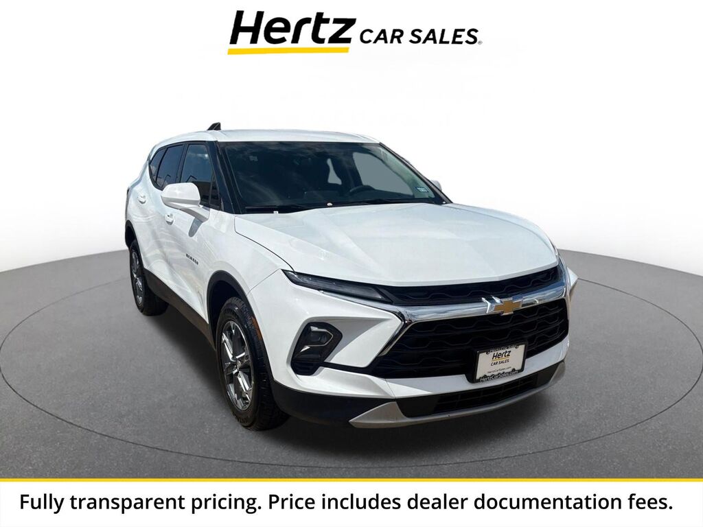 2025 Chevrolet Blazer LT — photo 1 of 13