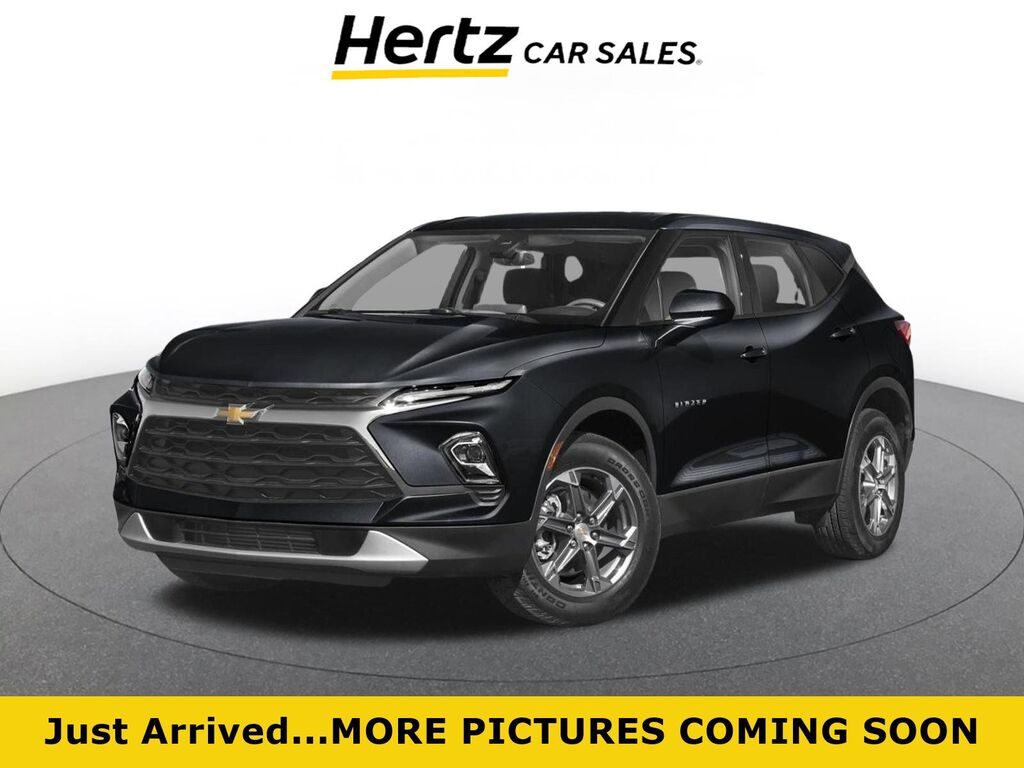 2025 Chevrolet Blazer LT — photo 1 of 3