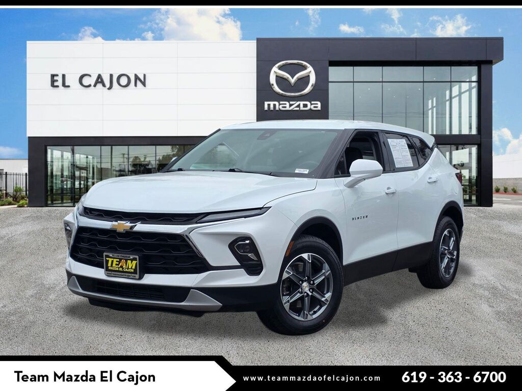 2025 Chevrolet Blazer LT — photo 1 of 13