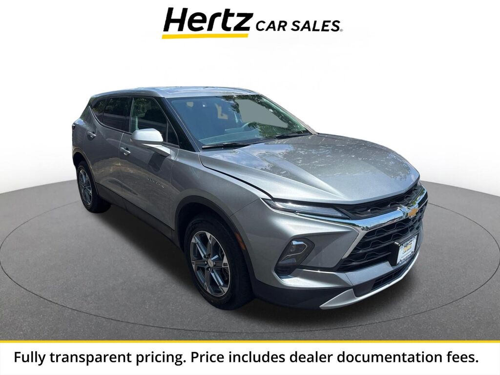 2025 Chevrolet Blazer LT — photo 1 of 13