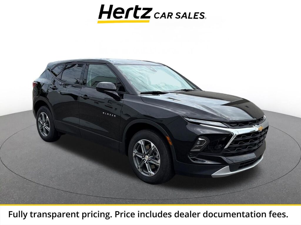 2025 Chevrolet Blazer LT — photo 1 of 13