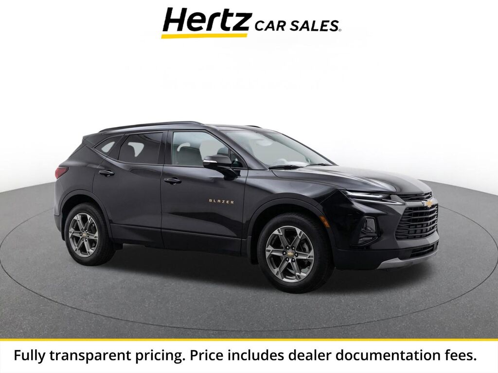2025 Chevrolet Blazer LT — photo 1 of 10
