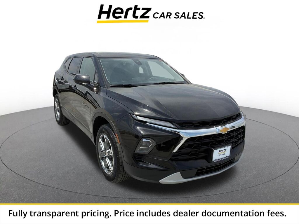 2025 Chevrolet Blazer LT — photo 1 of 13