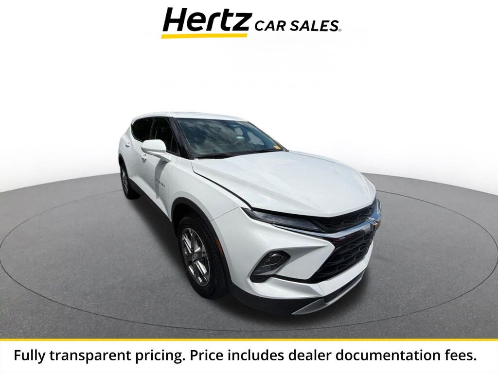 2025 Chevrolet Blazer LT — photo 1 of 13