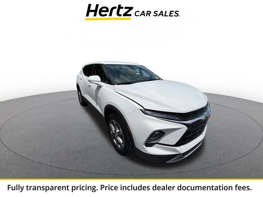 2025 Chevrolet Blazer LT — photo 1 of 11