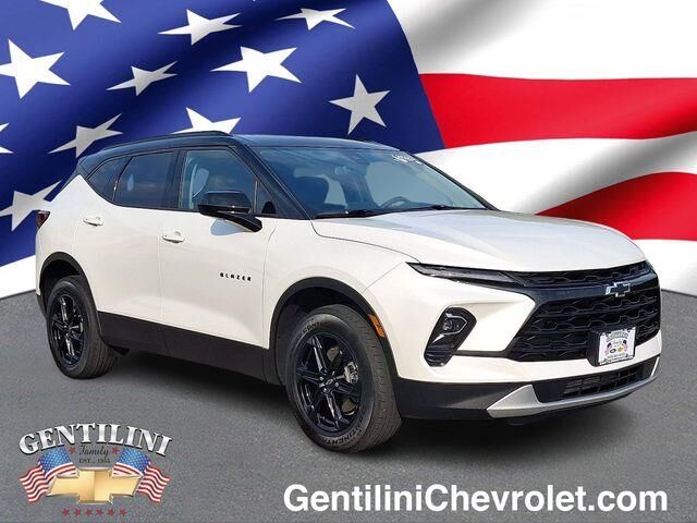 2023 Chevrolet Blazer LT — photo 1 of 26