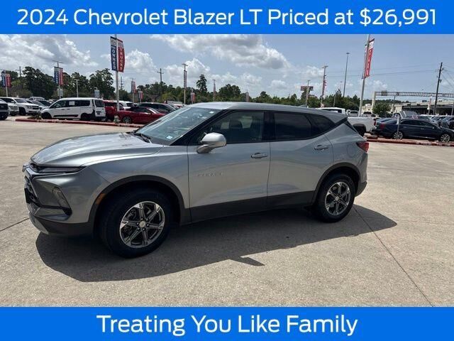 2024 Chevrolet Blazer LT — photo 1 of 13