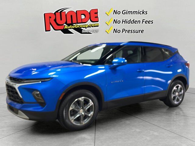 2024 Chevrolet Blazer LT — photo 1 of 12