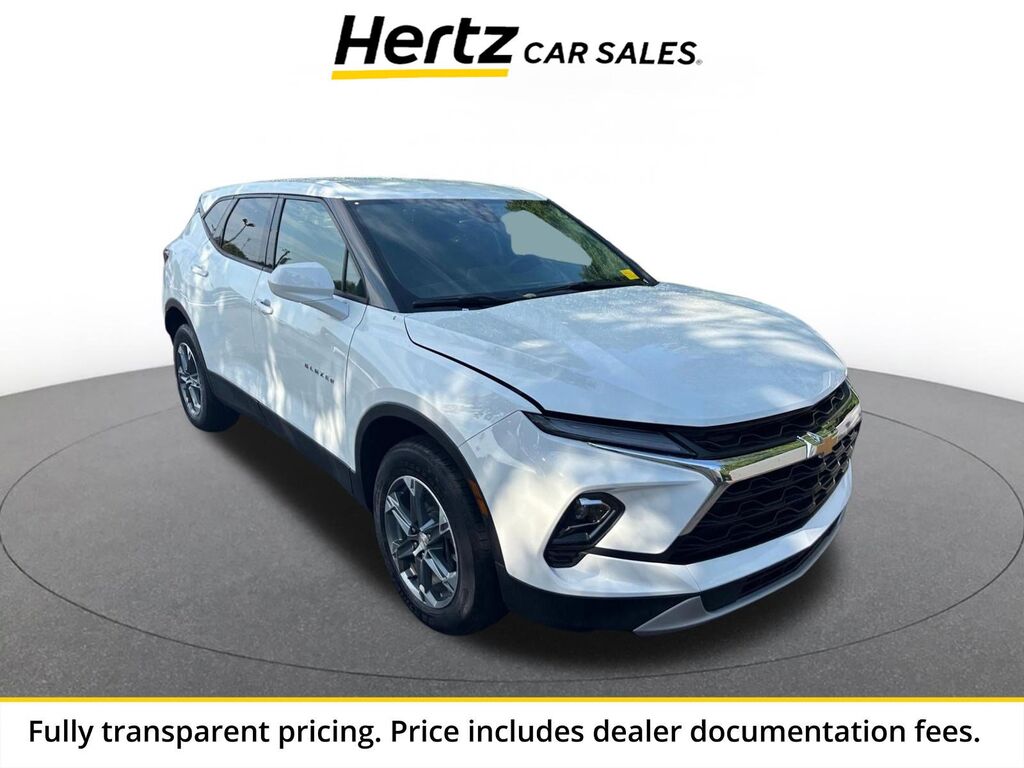 2025 Chevrolet Blazer LT — photo 1 of 13