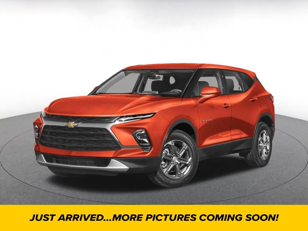 2025 Chevrolet Blazer LT — photo 1 of 14