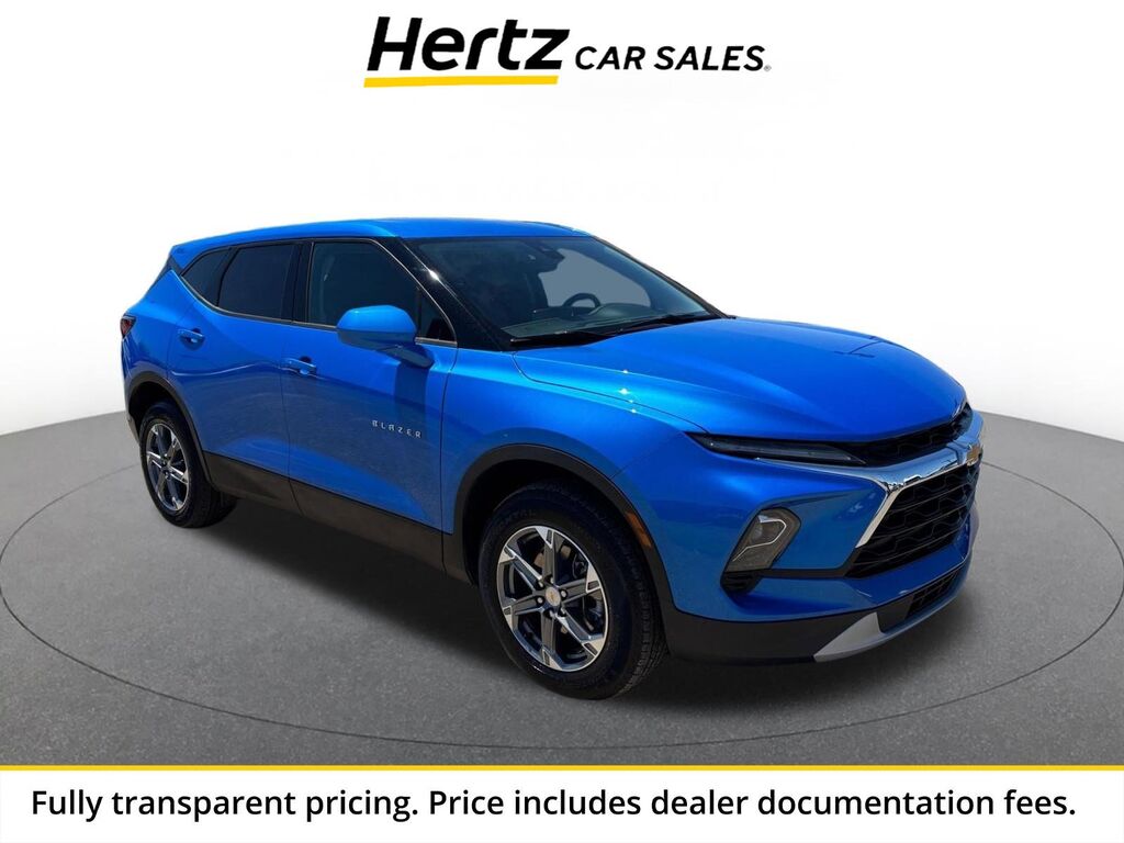 2025 Chevrolet Blazer LT — photo 1 of 13