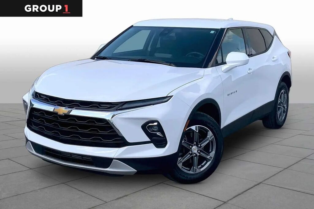 2023 Chevrolet Blazer LT — photo 1 of 12