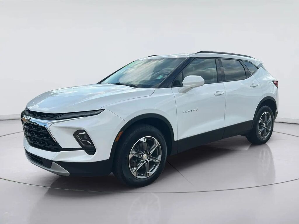 2024 Chevrolet Blazer LT — photo 1 of 13