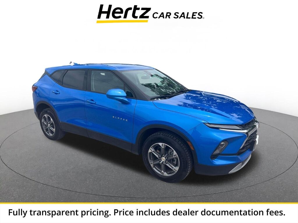 2025 Chevrolet Blazer LT — photo 1 of 13