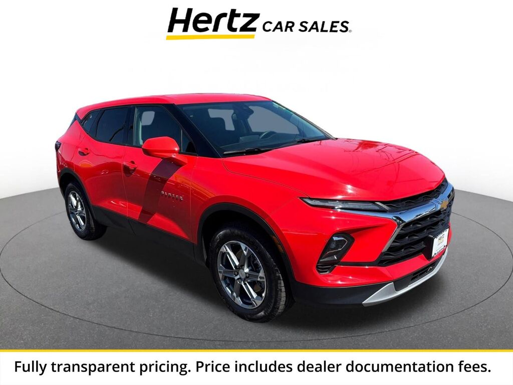 2025 Chevrolet Blazer LT — photo 1 of 17
