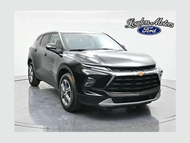 2025 Chevrolet Blazer LT — photo 1 of 13