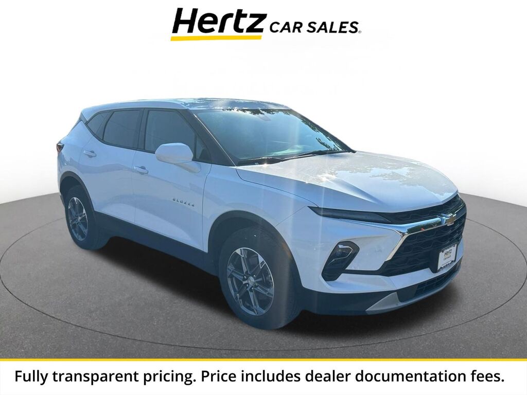 2025 Chevrolet Blazer LT — photo 1 of 13