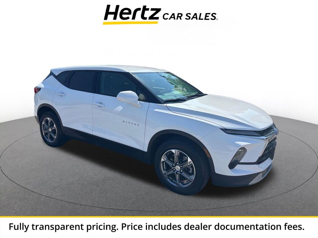 2025 Chevrolet Blazer LT — photo 1 of 13