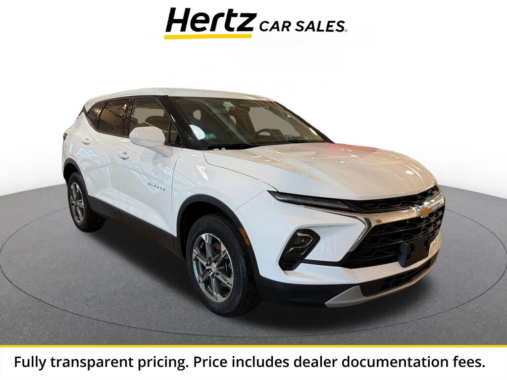 2025 Chevrolet Blazer LT — photo 1 of 14