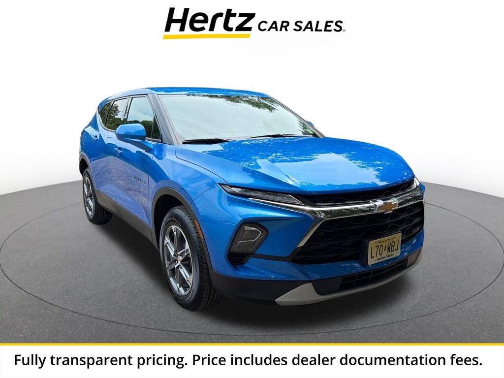 2025 Chevrolet Blazer LT — photo 1 of 13