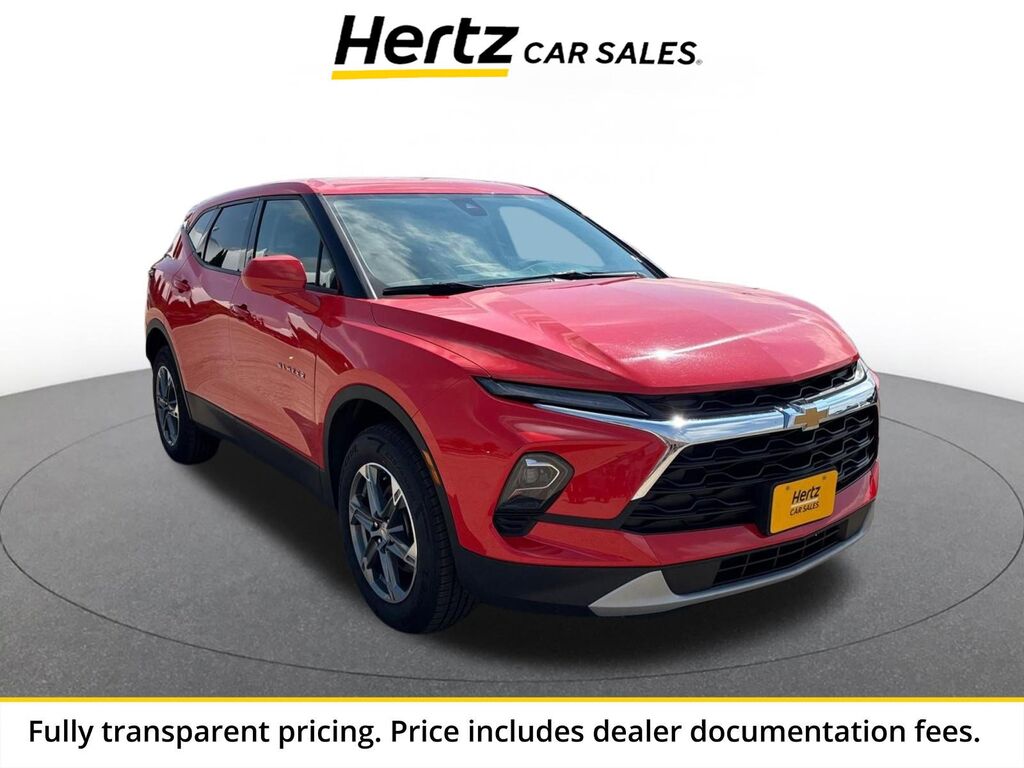 2025 Chevrolet Blazer LT — photo 1 of 13