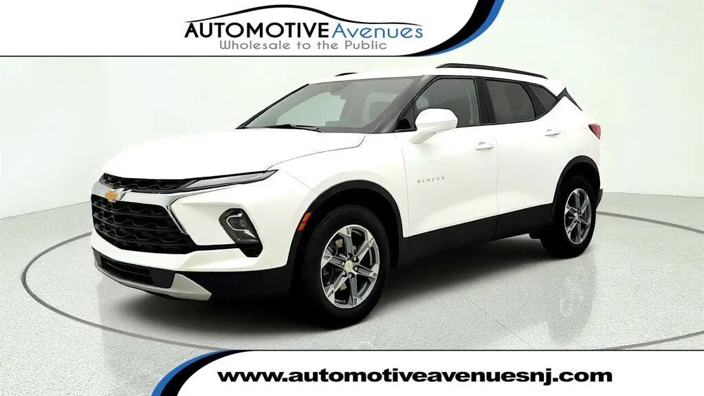 2024 Chevrolet Blazer LT — photo 1 of 26