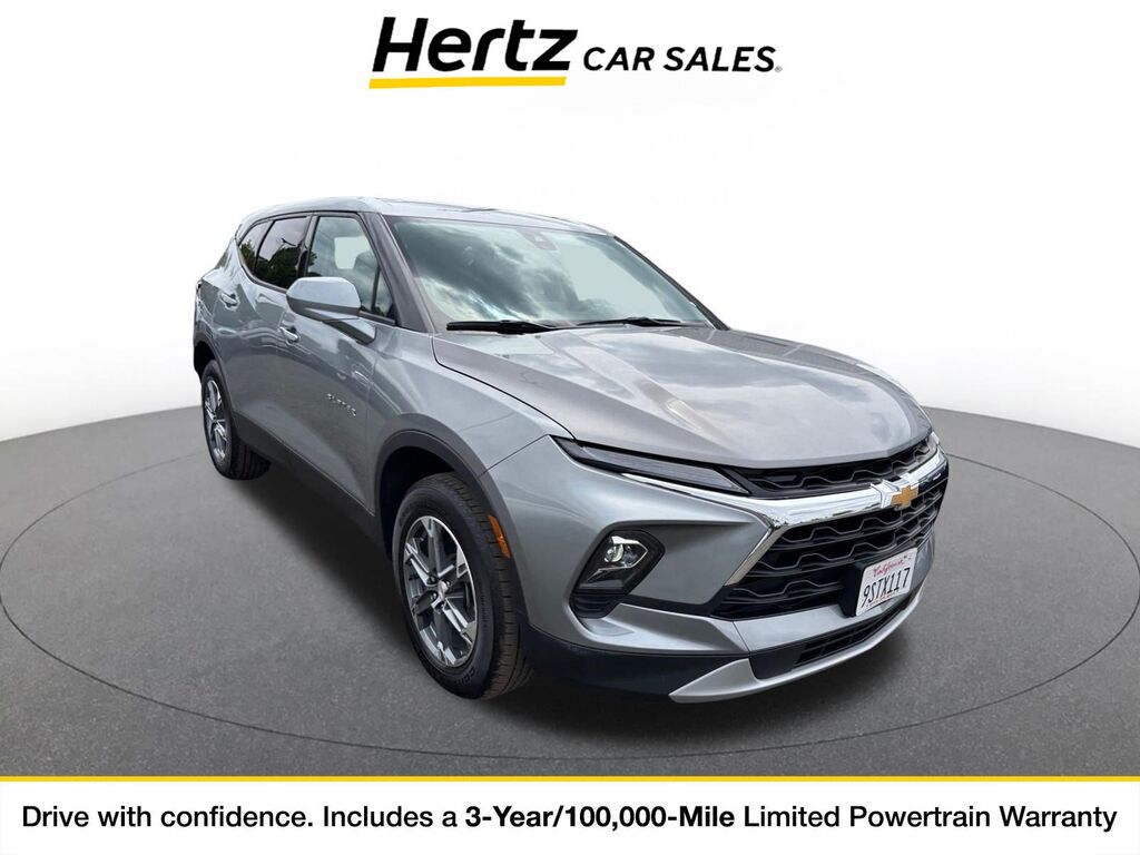 2025 Chevrolet Blazer LT — photo 1 of 11