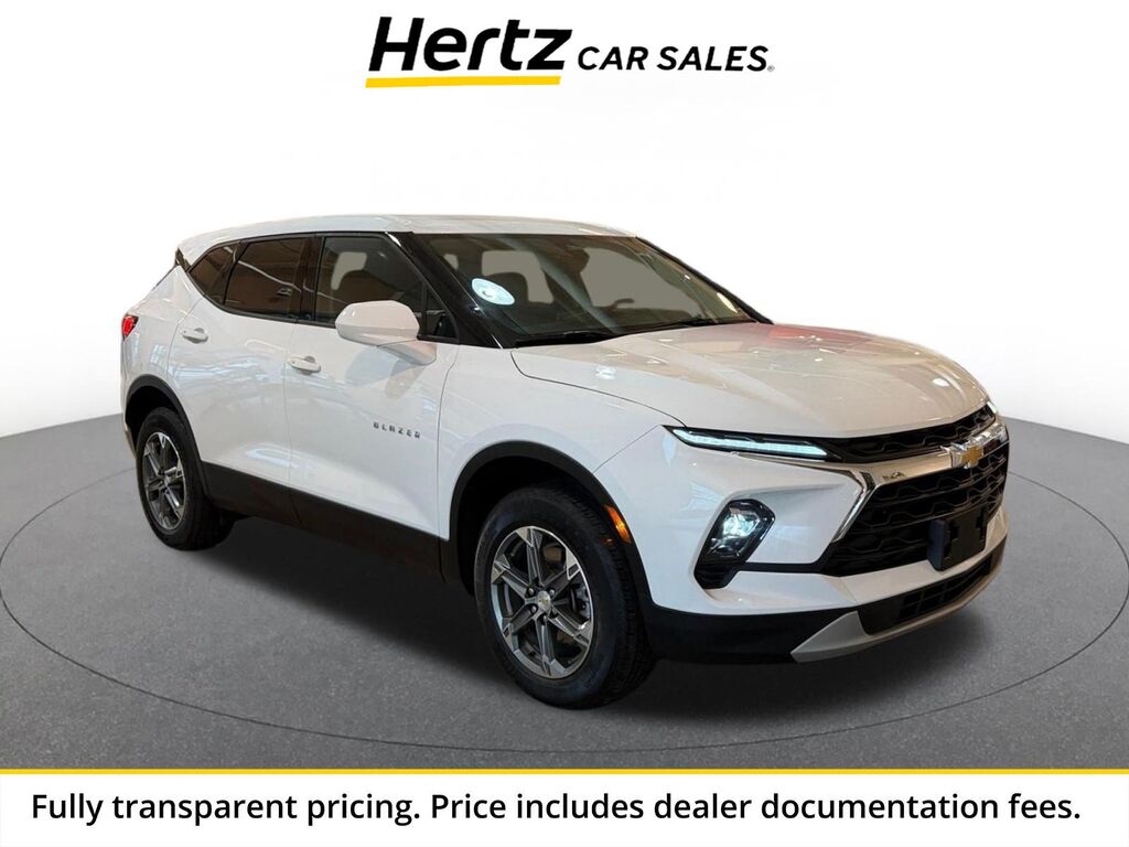 2025 Chevrolet Blazer LT — photo 1 of 13
