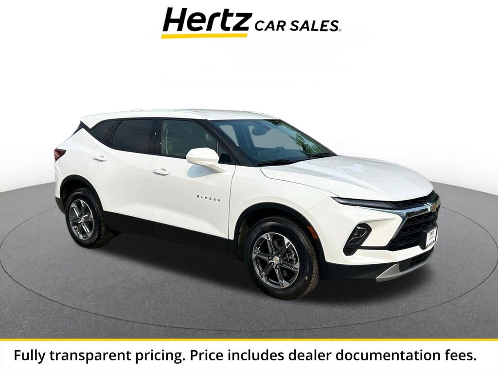 2025 Chevrolet Blazer LT — photo 1 of 13