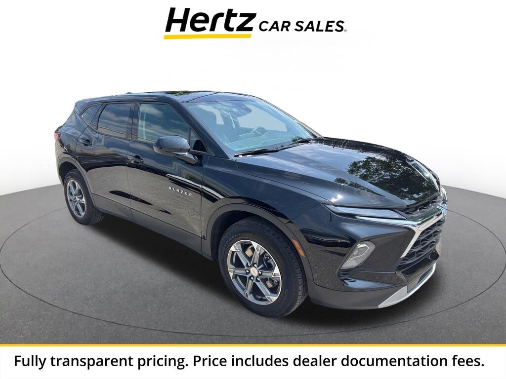 2025 Chevrolet Blazer LT — photo 1 of 13