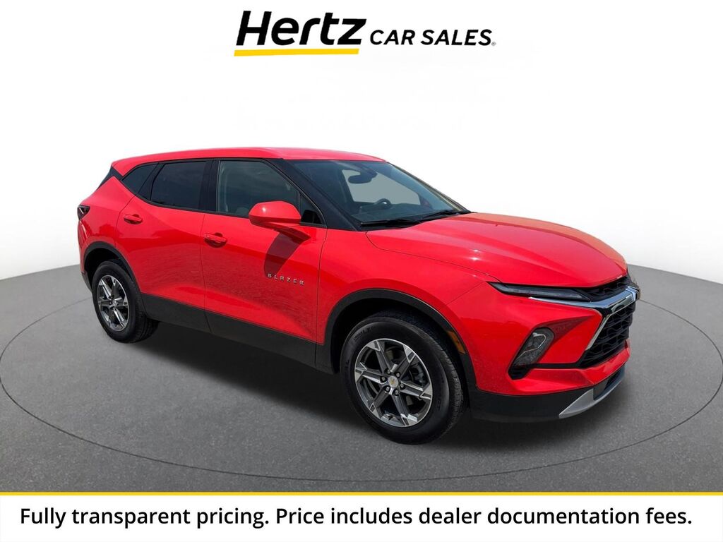 2025 Chevrolet Blazer LT — photo 1 of 13