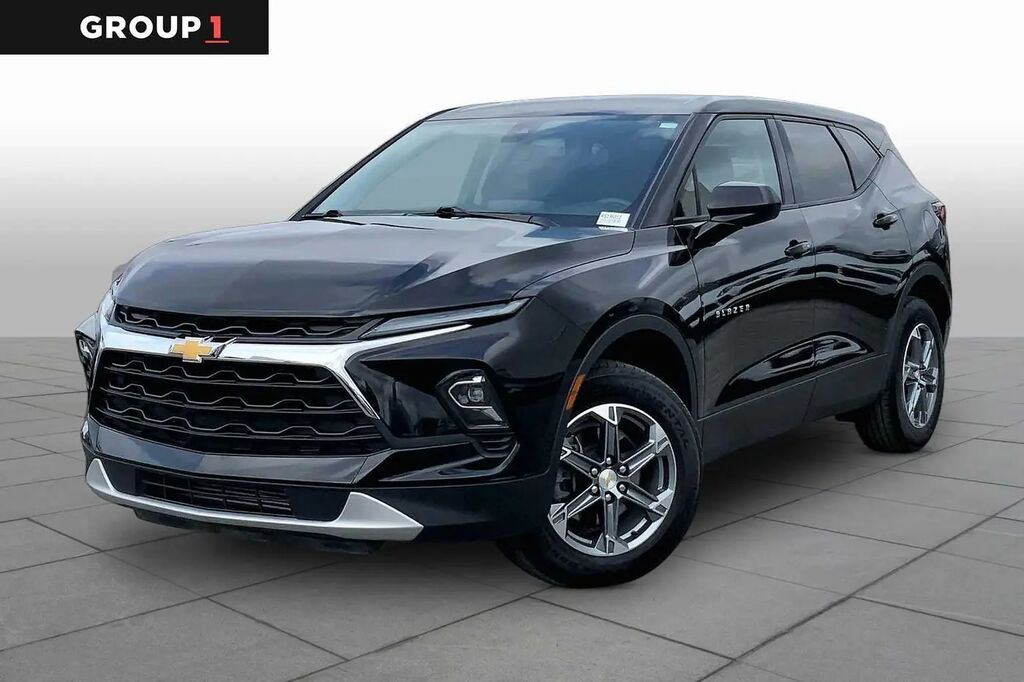 2024 Chevrolet Blazer LT — photo 1 of 24
