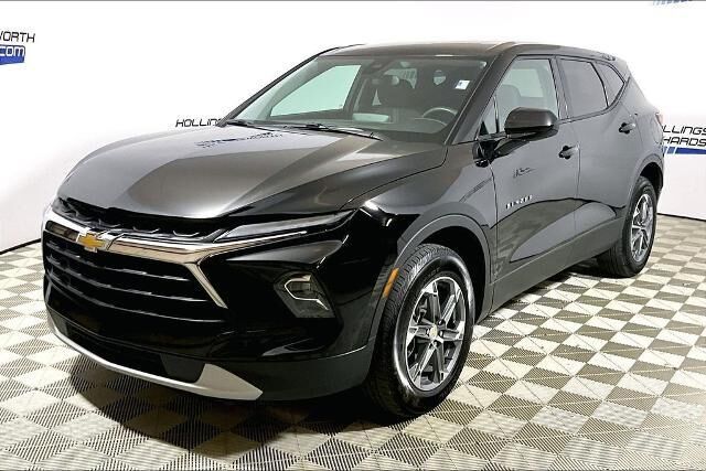2025 Chevrolet Blazer LT — photo 1 of 13