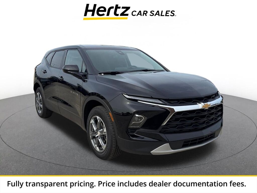 2025 Chevrolet Blazer LT — photo 1 of 13