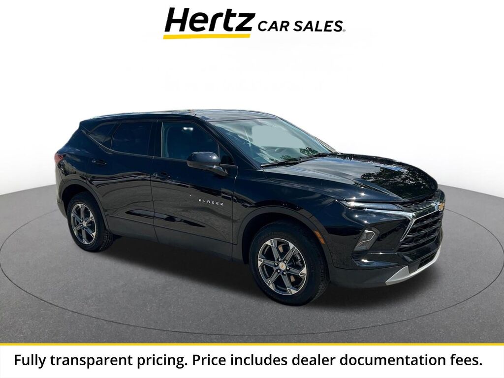 2025 Chevrolet Blazer LT — photo 1 of 13
