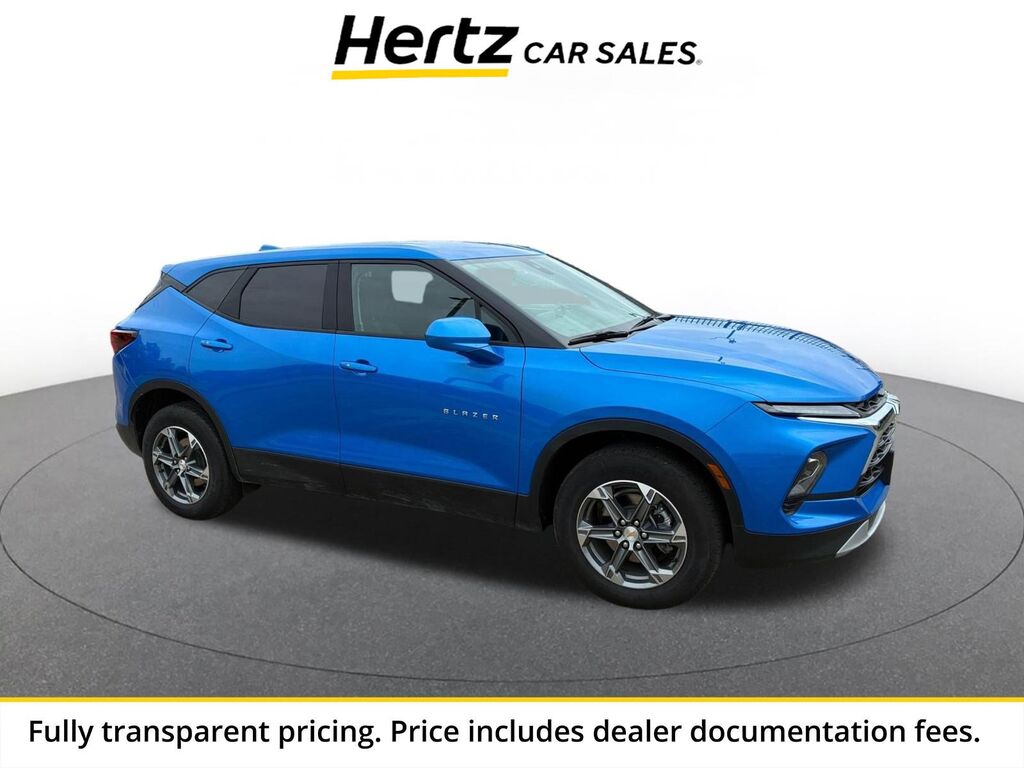 2025 Chevrolet Blazer LT — photo 1 of 13