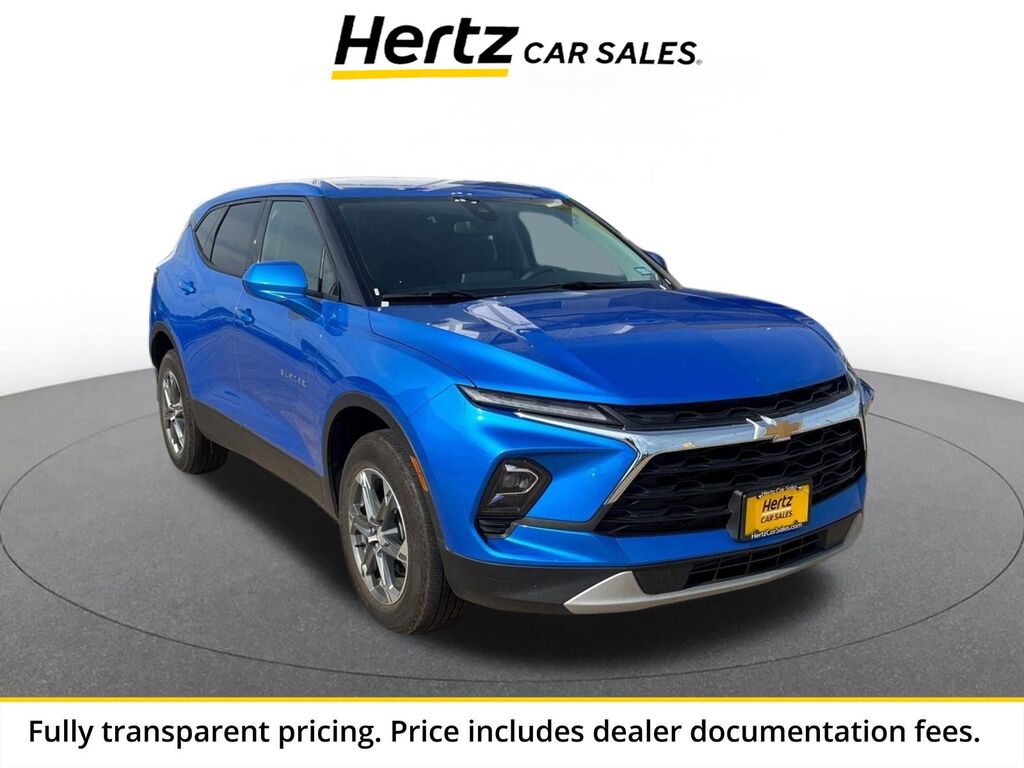 2025 Chevrolet Blazer LT — photo 1 of 14
