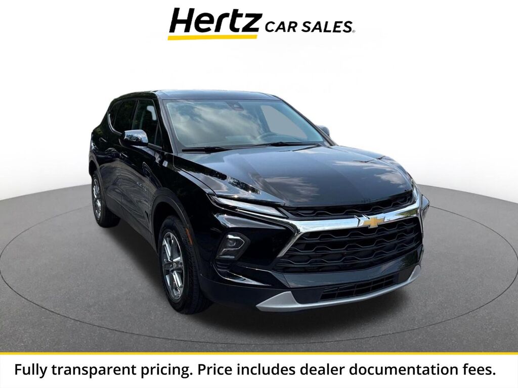 2025 Chevrolet Blazer LT — photo 1 of 13