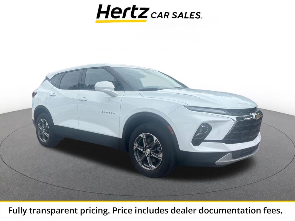 2025 Chevrolet Blazer LT — photo 1 of 13