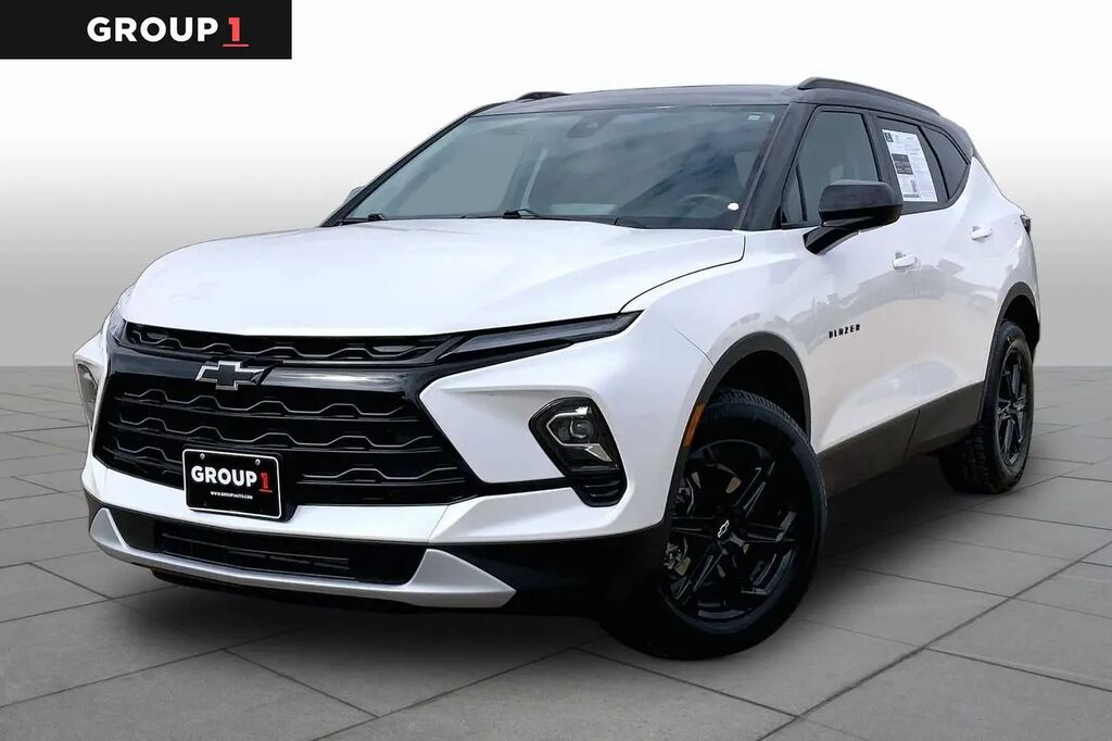 2023 Chevrolet Blazer LT — photo 1 of 13
