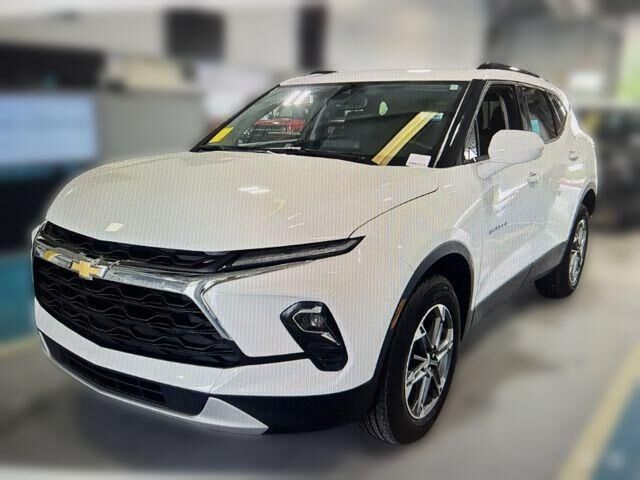 2024 Chevrolet Blazer LT — photo 1 of 13