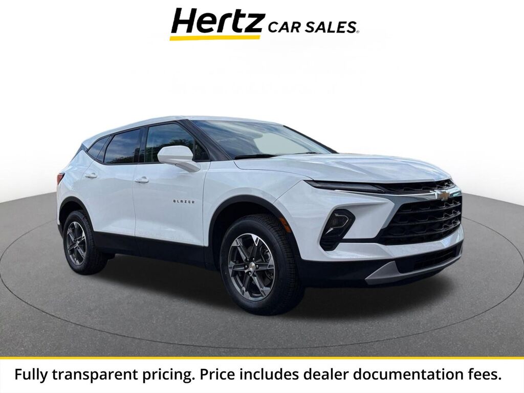 2025 Chevrolet Blazer LT — photo 1 of 13