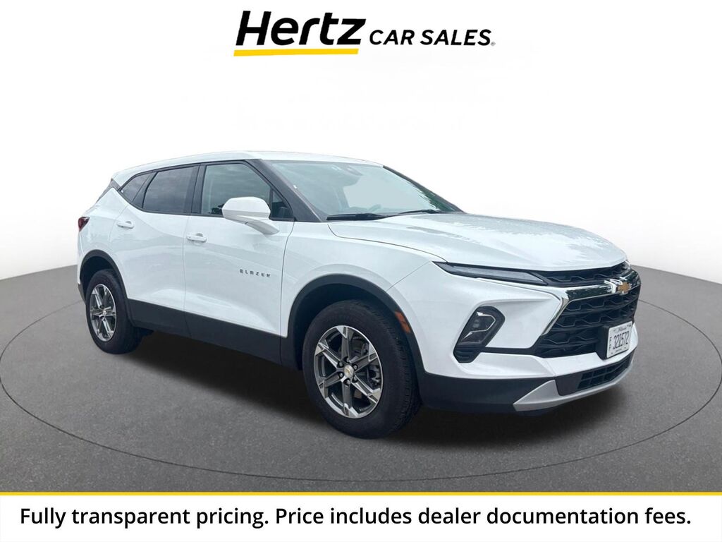 2025 Chevrolet Blazer LT — photo 1 of 13