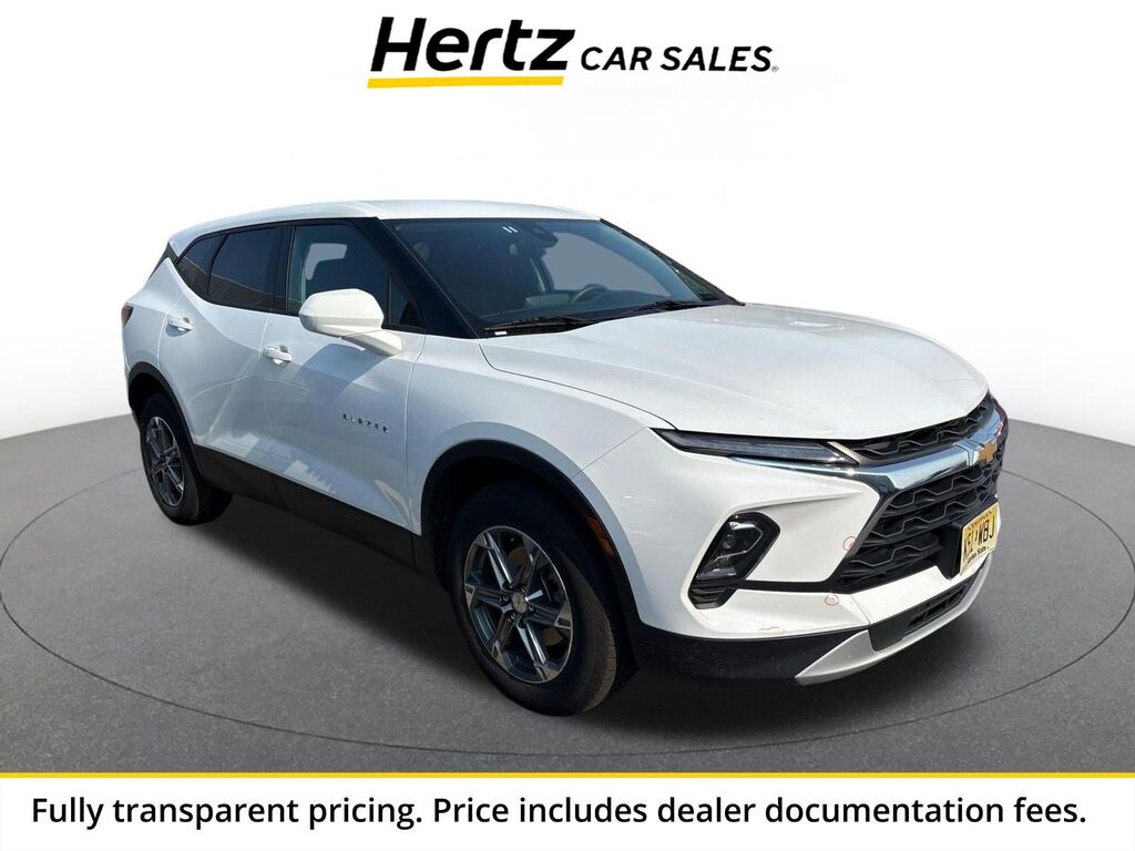 2025 Chevrolet Blazer LT — photo 1 of 23